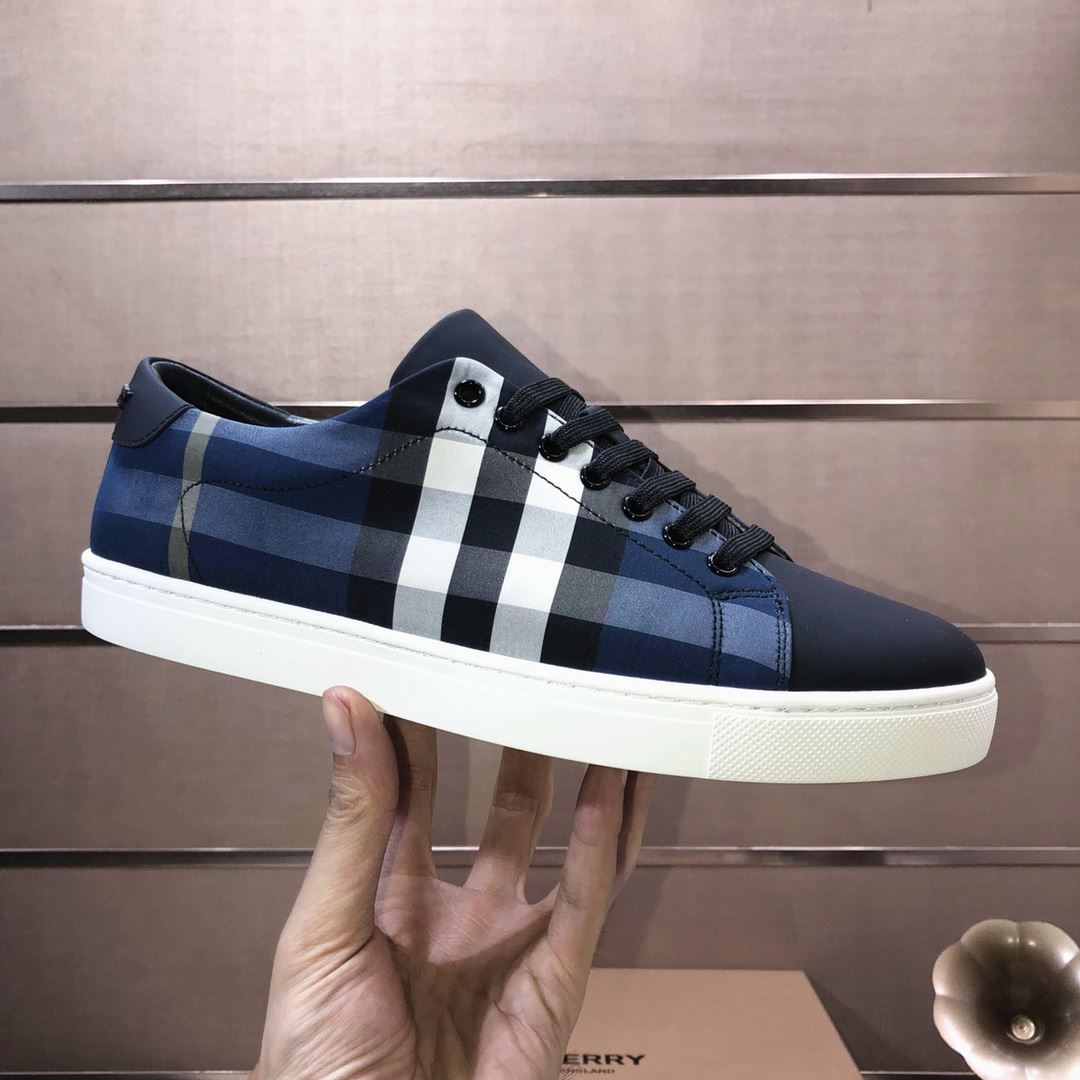 Burberry Low Shoes